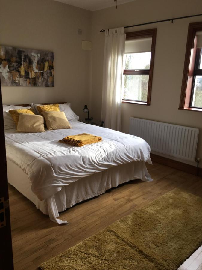 Strokestown Townhouse Apartments ภายนอก รูปภาพ