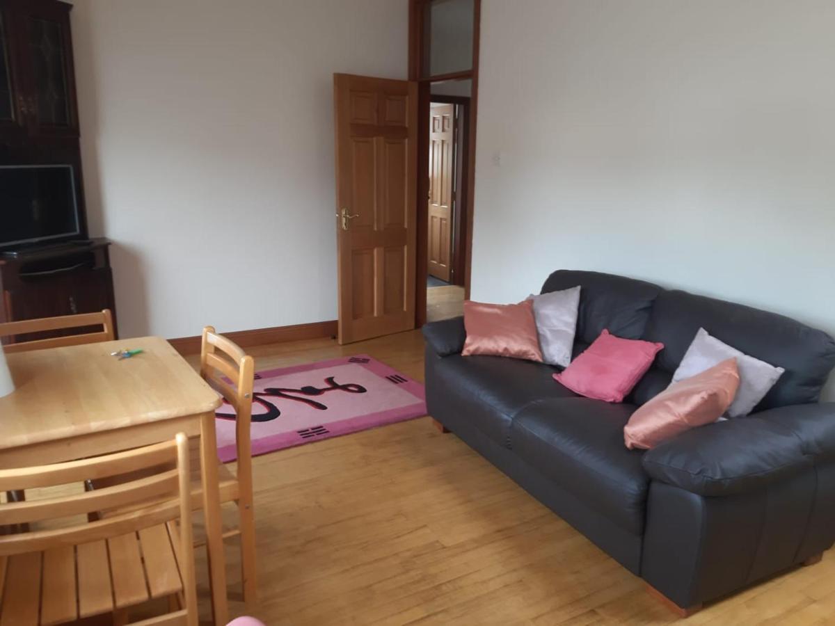 Strokestown Townhouse Apartments ภายนอก รูปภาพ