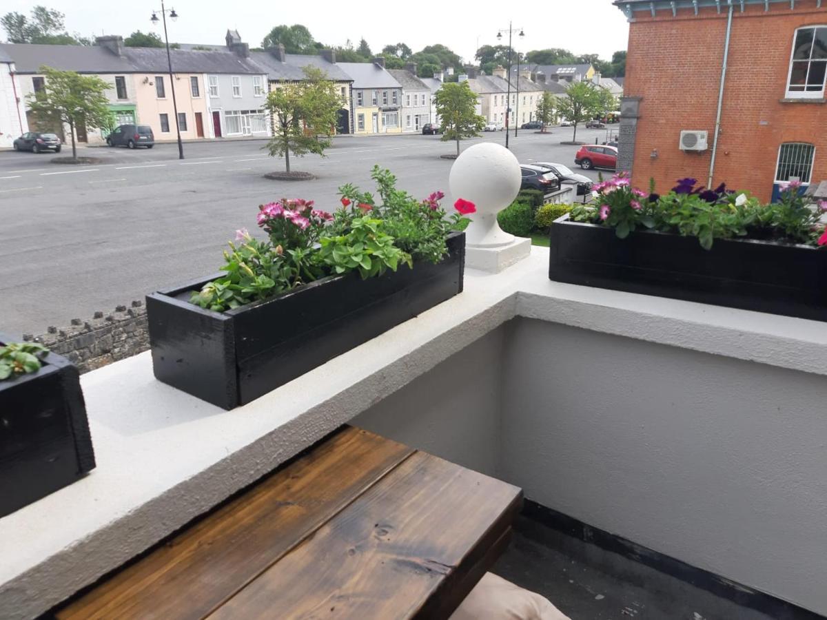 Strokestown Townhouse Apartments ภายนอก รูปภาพ